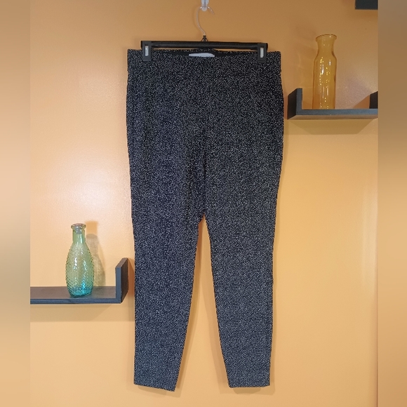Old Navy Black and White Dotted Cropped Leggings Size L - Picture 3 of 8